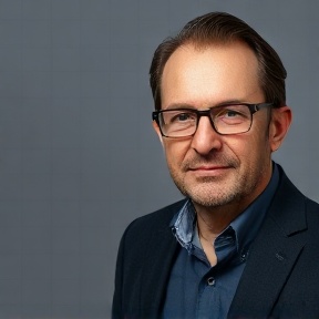 Dr. Markus Breitner — beste krypto casinos reviewer